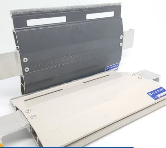 Cửa cuốn nan nhôm Bigos B100s